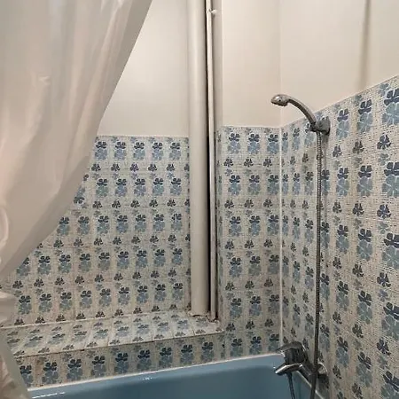 Bright 2 Bedroom Flat In Charming & Centric Brough شقة باريس