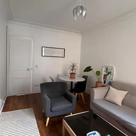 Bright 2 Bedroom Flat In Charming & Centric Brough 아파트