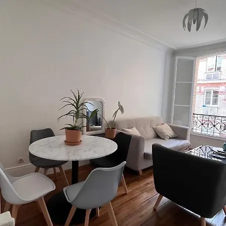 Bright 2 Bedroom Flat In Charming & Centric Brough *