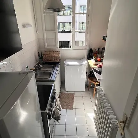 Bright 2 Bedroom Flat In Charming & Centric Brough شقة باريس